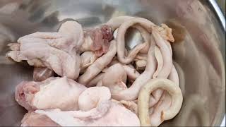 GERMAN SHEPHERD PUPPY RAW FEEDING/DUCK MEAT/CHICKEN NECKS/INTESTINES