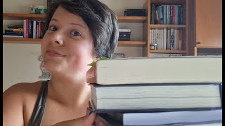 EXTREM HORROR, TRASHY VAMPIRES AND THRONE OF GLASS! | August 2023 Wrap-up