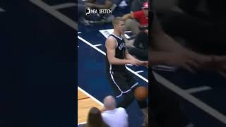 Mason Plumlee drop food and drinks