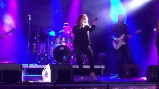 Belinda Carlisle - I Get Weak (Live 2016)