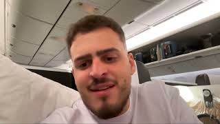 JON VLOGS MOSTRANDO O MENU DE COMIDA DE UM AVIÃO DE PRIMEIRA CLASSE!