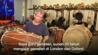 GURU GAMELAN DARI INGGRIS YANG FASIH BERBAHASA JAWA