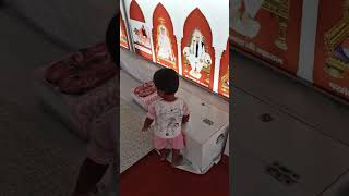 Chhota Baccha Daan kerte huy, satlok aashram Dhanana dham #santrampaljimaharaj #satlokashram #shorts