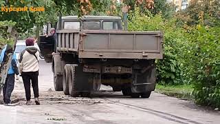 Белгородское быдло на пешеходной зоне.Госавтоинспекция Курской области не успела подъехать.