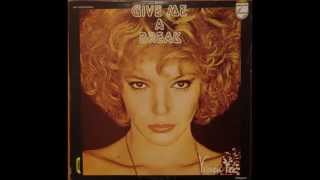 VIVIEN VEE  -  GIVE ME  A  BREAK   -  1980    HQ (WAV).