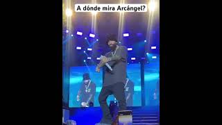 #arcangel #envivo a donde está mirando el artista boricua ? #concierto