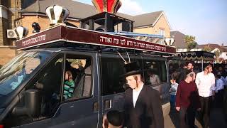 Hachnosas Sefer Torah in Stamford Hill