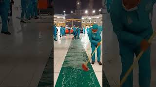 Makkah 🕋 qaba floor cleaning 🌹❤️ | makkah sharif live #shorts #youtubeshorts #viral#makkah