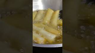 Lumpia isi bihun #lumpia #lumpiagoreng #lumpiaisi #gorengan #shorts #shortsfeed #shortsvideo