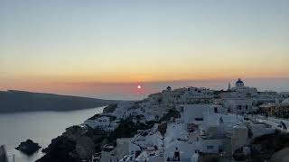 Santorini sunset #santorini #santorinigreece #greece #sunset #sunsetview #orangesunset #sunsetview