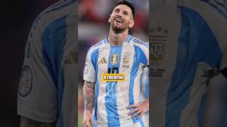 Por que Messi só anda em campo?