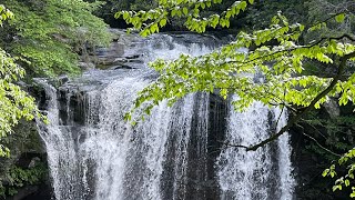 Dry Falls – An Spectacular Waterfall In Nantahala National Forest, North Carolina