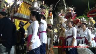 Night Procession at Pura Desa