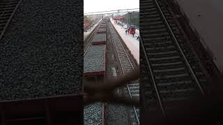 railway track rail Dekhe Kaise Aati Hai Kaise savdhani par Roj Aate Hain ......