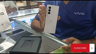 Samsung Z Fold 4 unboxing video