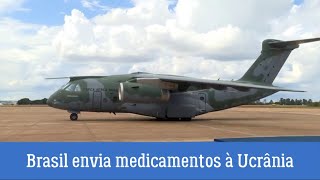 O avião da Força Aérea Brasileira envia medicamentos e alimentos à Ucrânia