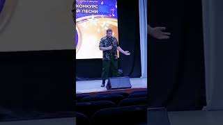 Сергей Шавырин исполняет песню гр. ЗВЕРОБОЙ "Донбасс".