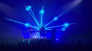 Move It - Dillon Francis b2b Valentino Khan @ Radius