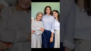 Shweta Nanda with her Parents 🥰💞👌 Daddy Amitabh Bachchan & mom Jaya Bachchan 🥰#shwetabachchan