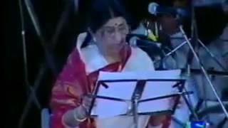 Lata and Amitabh Very Rare video