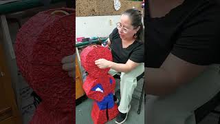 como decorar piñata spiderman