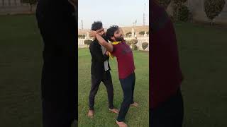 Self defense on road side✊ 👊#shorts #selfdefense #viral #dltkd