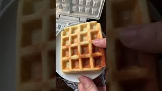 COME PREPARARE I WAFFLE CON LO YOGURT