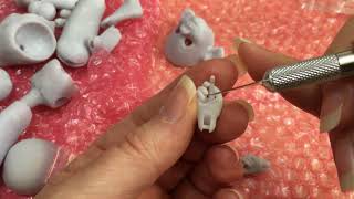 Part 2: @TeenyTinkers Kit Assembly - Removing support bits from hand - Teeny Tinies Clover bjd doll