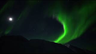 Almost 18min video of calming and relaxing aurora and a night sky