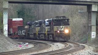 Norfolk Southern 370 NB w/ Cool Crew & Boxcar On Flat! Mableton, GA 02-26-2022©