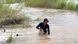 Fisherman Cast Net Fishing Real Life Amazing Fishing At Countryside.(Episode 110)