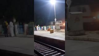 Train Horn Sound Effect Kanpur WAP7 37197 with Farakka Exp arriving Firozabad #trainsoundeffects