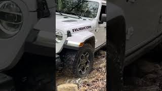 Jeeps @ 16 Creeks in KY. Full trail video on channel. #jeep #jeepgladiator #trails #offroad