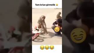 Daha fazla komik videolar için abone olmayı unutmayın 😄