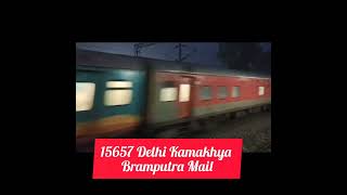 15657 Delhi Kamakhya Brahmputra Mail vs 22643 Ernakulam Patna Bi-weekly SF Express...