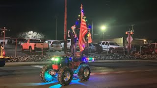 A Trail Horse Christmas: Holiday parade prep. #tractor