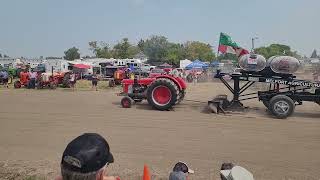 Massey Ferguson 98 with Detroit Diesel first pull in Saskatchewan