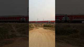 Flatwheel sound of express train #ytshorts #alplife #railway #indianrailways #train