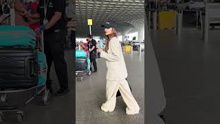 #MalikaAarora snapped in formal attire at Mumbai Airport 🤍🥰✨