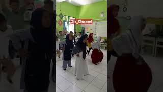 Anak anak sekolah 👍 #viral #anak #pintar #sekolah #bermainsambilbelajar #videoshort #like #fyp