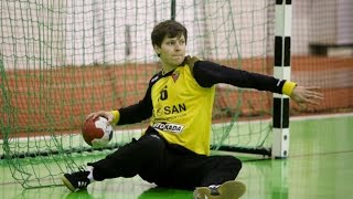 Handball goalkeeper doublesave