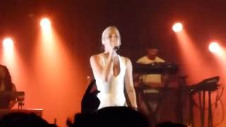 Broods: "Mother & Father" (Live @ Enmore Theatre, Sydney, 09/07/16)