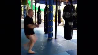 Thaiboxing Muay Thai K1 Flying Knee Jump Kick