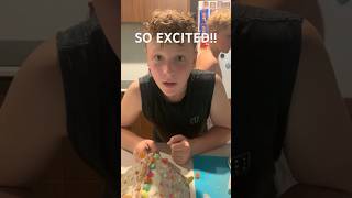 WATCH US MAKE A GINGERBREAD HOUSE!😅#shortsviral #christmas #funny