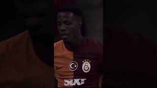 Zaha’nın yalnızlığı. #galatasaray #zaha #süperlig #süperkupa #okanburuk