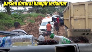 Apapun kondisi jalannya, ambulan tetap kita prioritaskan