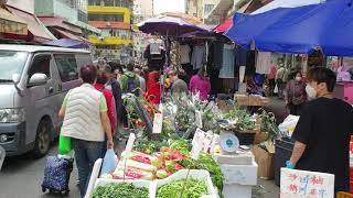 Crowded day Chinese New Year in Sham Shui Po - Kowloon / Hong Kong