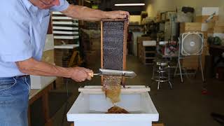 Honey Comb Uncapping Demonstration Using an Electric Knife