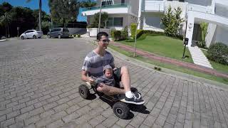 Kyron com 1 ano no skate elétrico