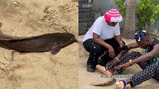 Man refused to let go of his girlfriend that turned to fish saying she’s talking to him #youtube